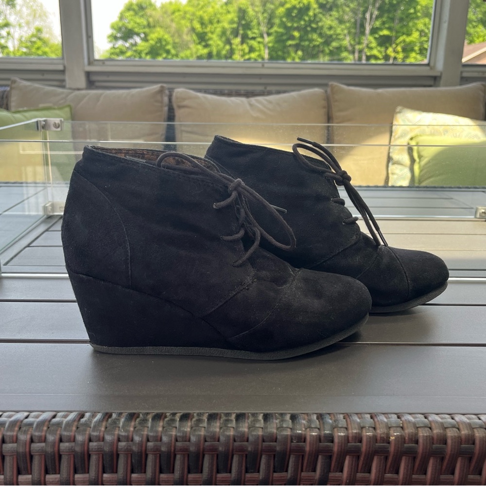 Black wedges size 8
